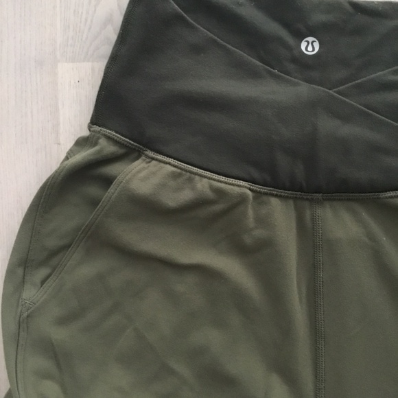 Lululemon Hight Waist (low convertible) Olive / Army Green Jogger Capri Pants - Picture 4 of 10